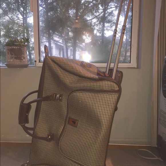 London Fog Travel Bag - Picture 4 of 7